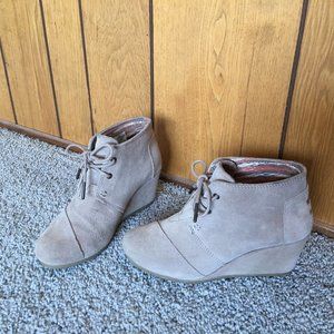 Toms Desert Wedge Bootie Taupe Suede